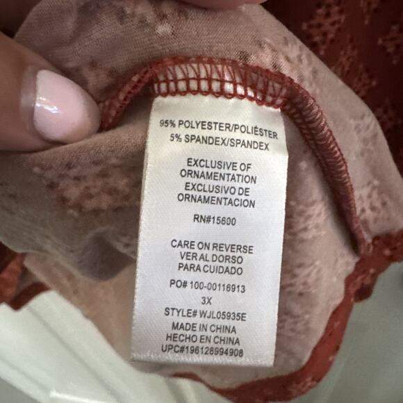 Democracy Women's Plus Size 3X Scoop Neck 3/4 Sleeve Burnt Orange Geometric Top - Picture 7 of 10